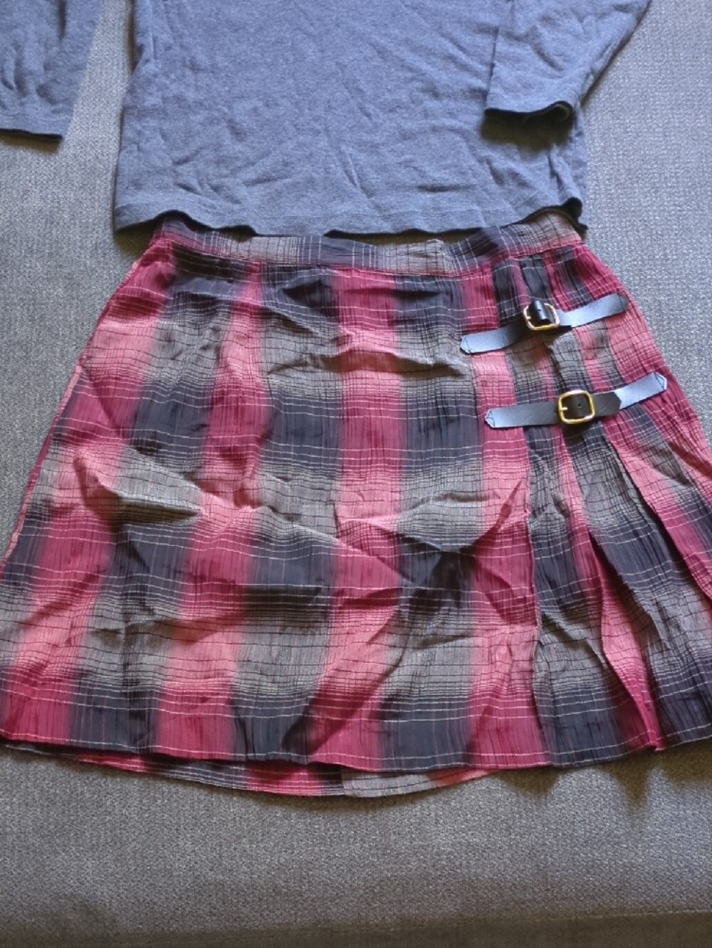 Gray Embellished V-Neck Top with Plaid Skirt - Picture 2 of 7